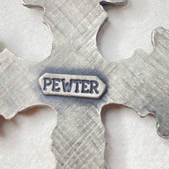 Pendant Necklace Ornate Pewter Cross Silver Tone Spiral Chain - Picture 6 of 8